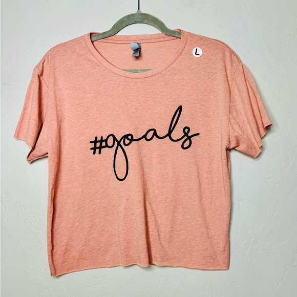 #Goals Cropped Top Heathered Mauve Graphic Tee SZ LARGE NWT - Picture 2 of 10